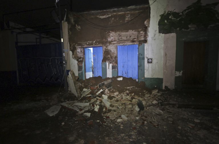 Mexico Hit by Largest Earthquake in a Century, Tsunami Warning Issued