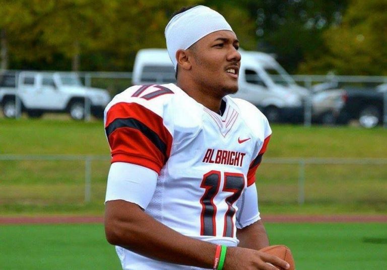 Quarterback Cut From Team For Kneeling Offered Reinstatement, Says No Thanks