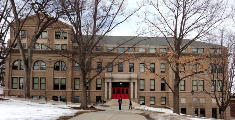 UW School of Education announces master’s program scholarship to address education achievement gaps