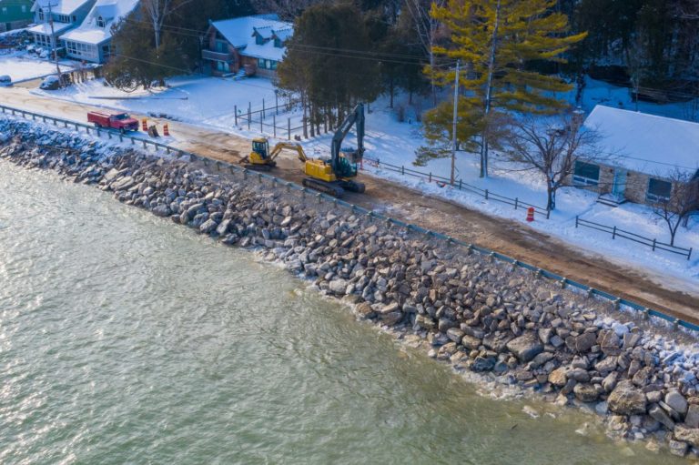 As Lake Michigan shoreline vanishes, Wisconsinites fight waves with walls. (Spoiler: The waves will win.)