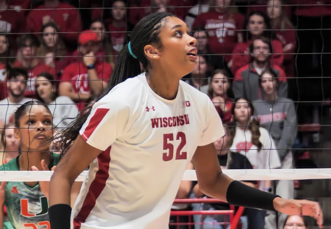 UW Volleyball picked to finish third in Big Ten