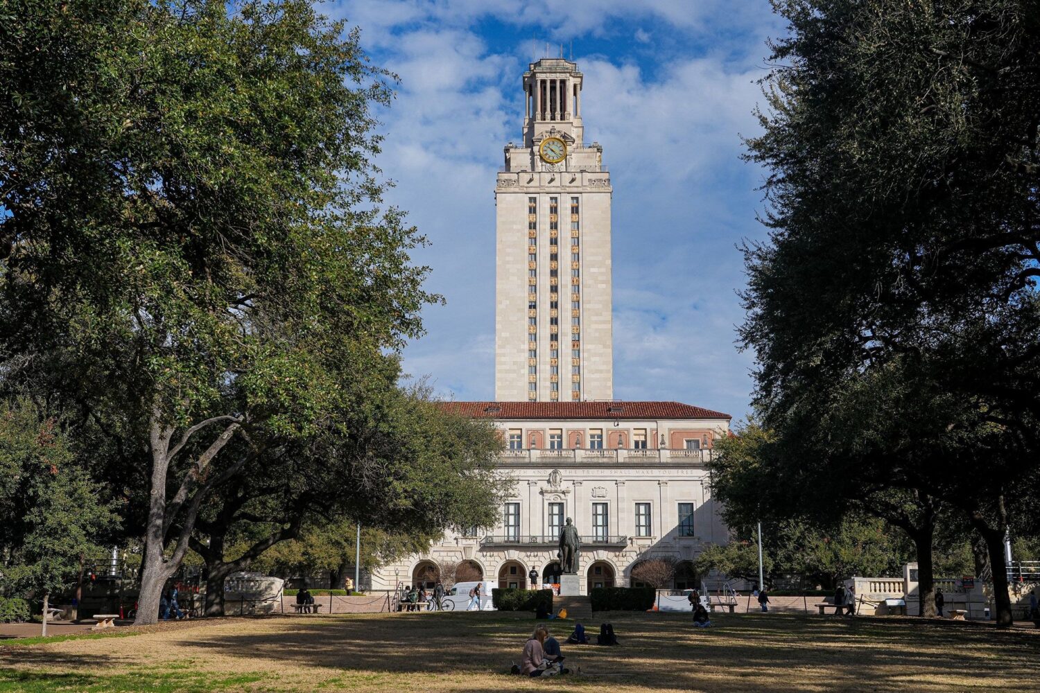 University of Texas at Austin eliminating nearly 60 staff who once worked in DEI roles, civil rights and faculty groups say University of Texas at Austin eliminating nearly 60 staff who once worked in DEI roles, civil rights and faculty groups say