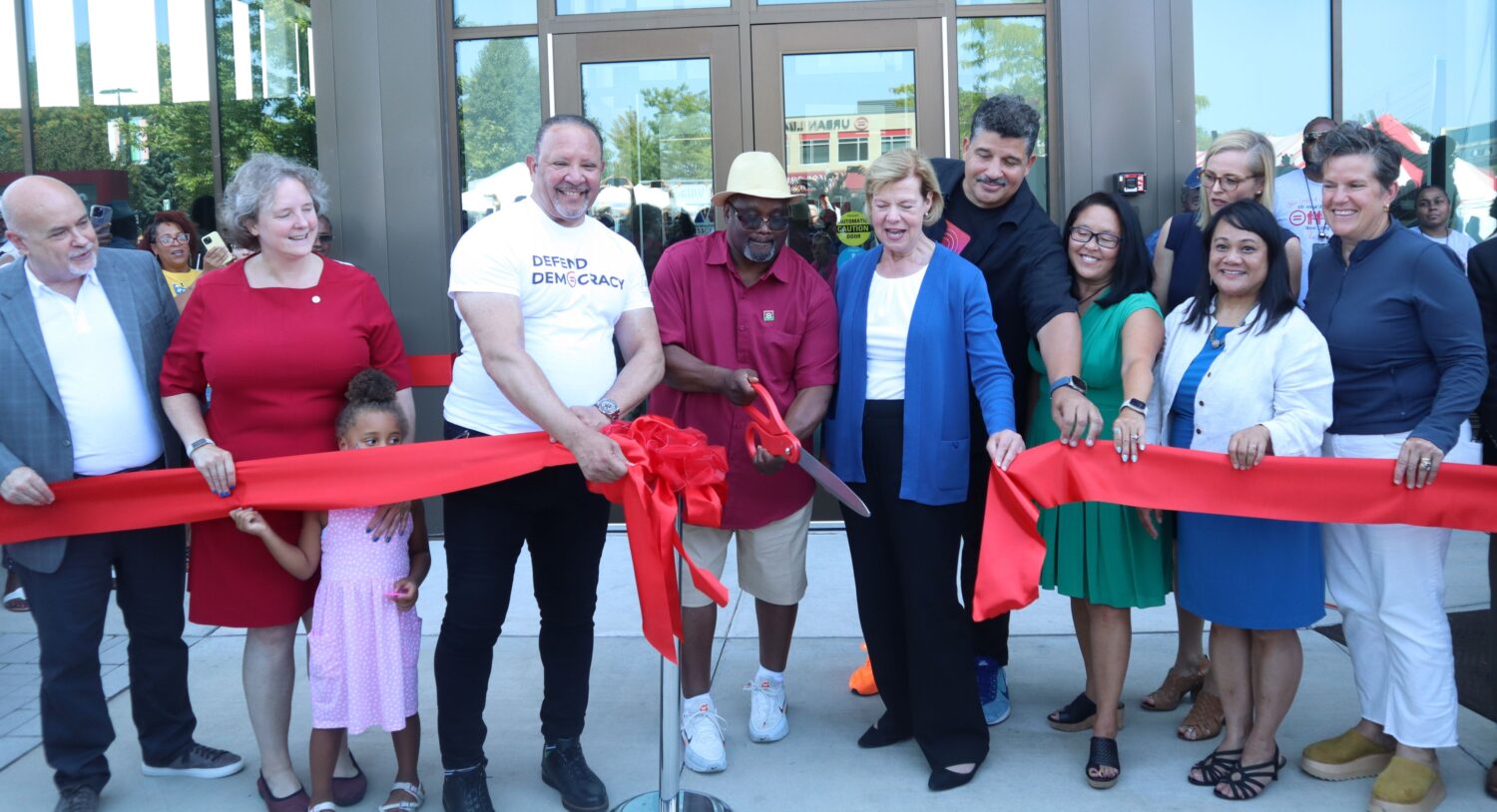 Black Business Hub hosts ribbon-cutting ceremony on Madison’s South Side