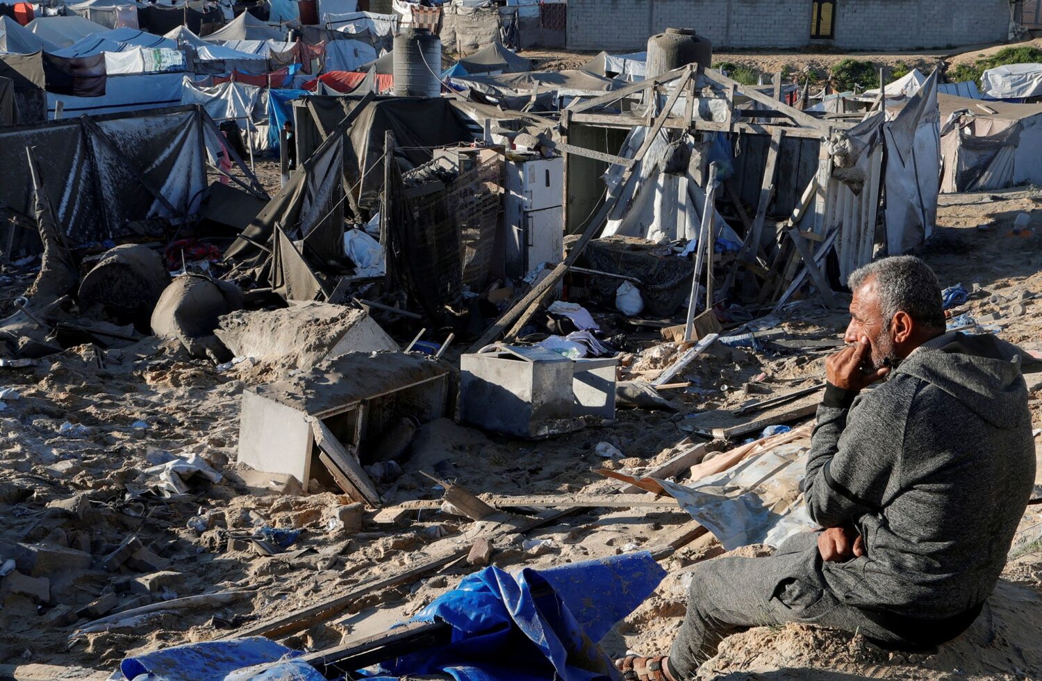Israel strikes southern Gaza hospital as it targets Hamas operative in escalation of renewed offensive Israel strikes southern Gaza hospital as it targets Hamas operative in escalation of renewed offensive