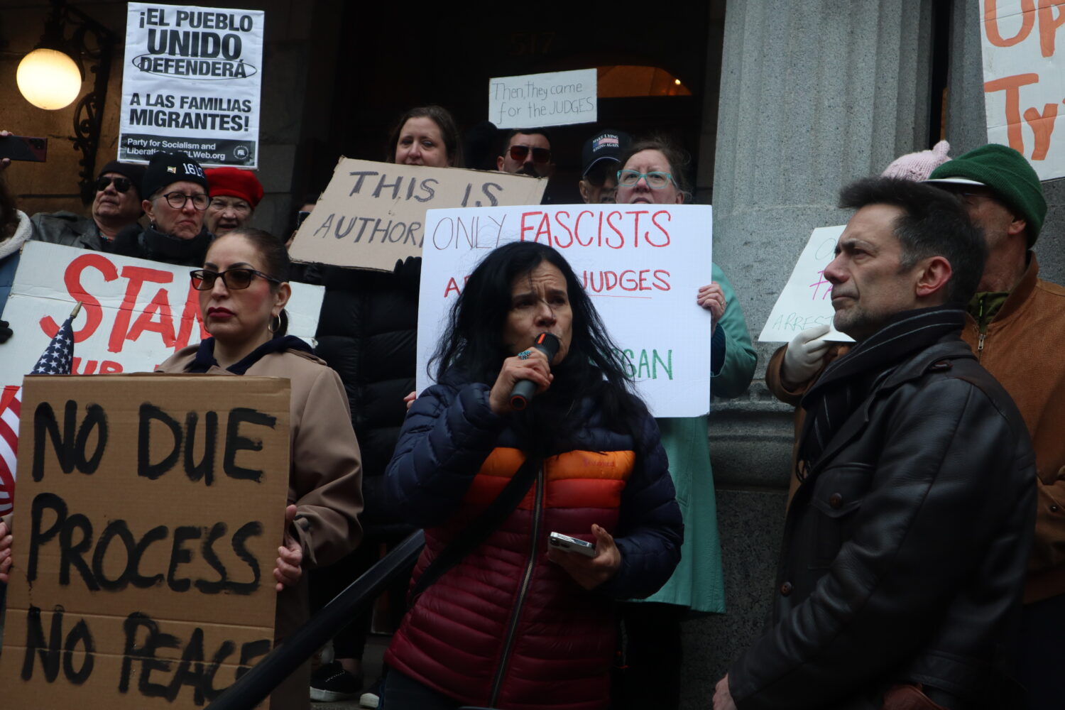 “What she did was right.” Hundreds protest arrest of Milwaukee judge “What she did was right.” Hundreds protest arrest of Milwaukee judge