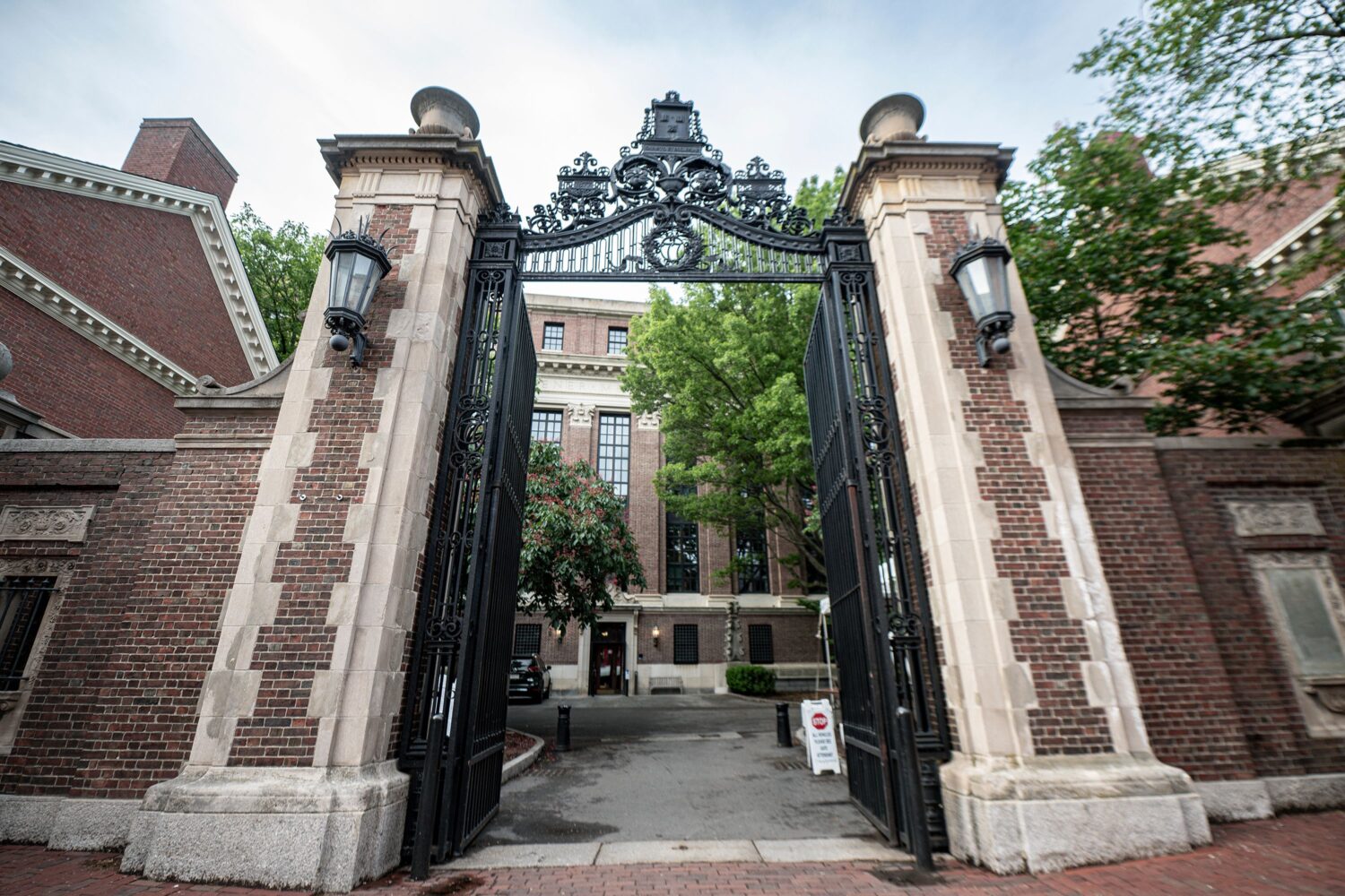 Websites serving Harvard undergrad women, minority and LGBTQ students taken down, Crimson reports Websites serving Harvard undergrad women, minority and LGBTQ students taken down, Crimson reports