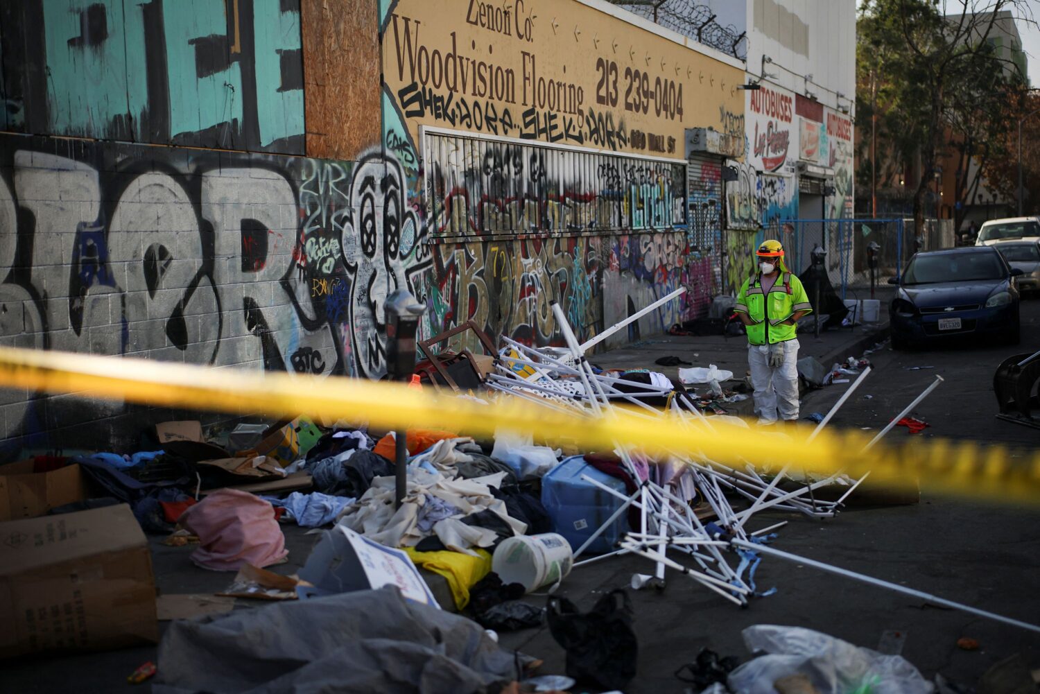 Trump signs executive order making it easier to remove homeless people from streets
