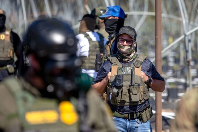 cnn-L19jb21wb25lbnRzL2ltYWdlL2luc3RhbmNlcy9jbWZiYXU0dG0wMDBjMzU2bnd1bHExb2hl-L19jb21wb25lbnRzL2FydGljbGUvaW5zdGFuY2VzL2NtZmJhY2hlcDAwMHkyN3BhOXUxcGJpajk=