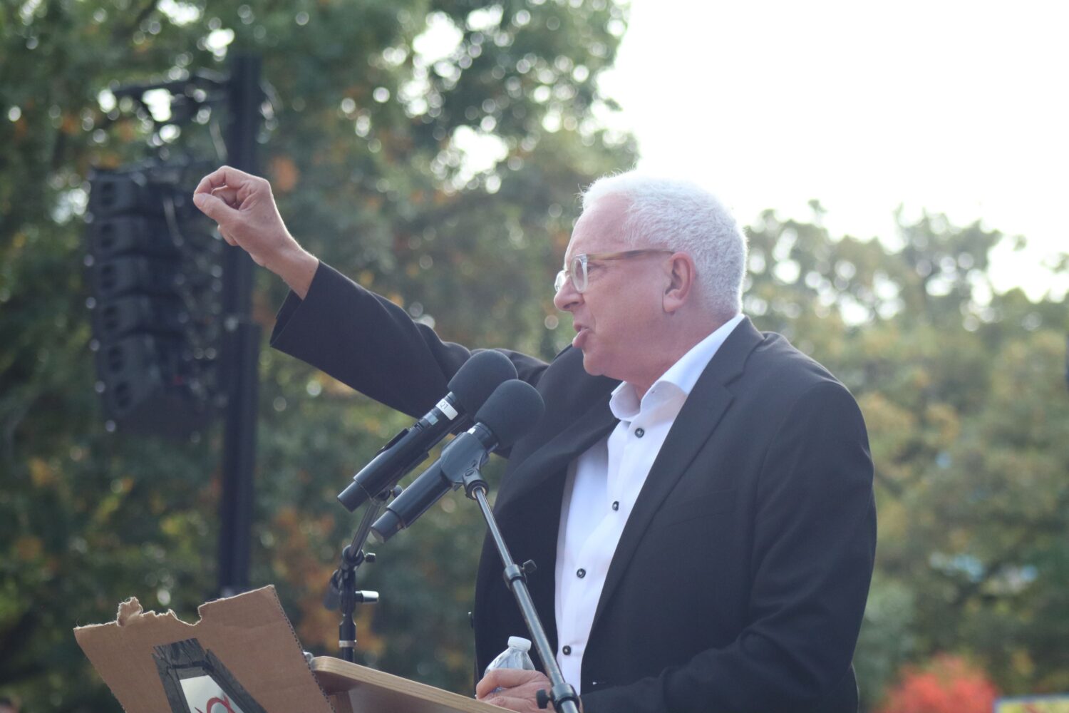“Trump is not the law. The Constitution is the law.” Thousands march in Madison for “No Kings” rally