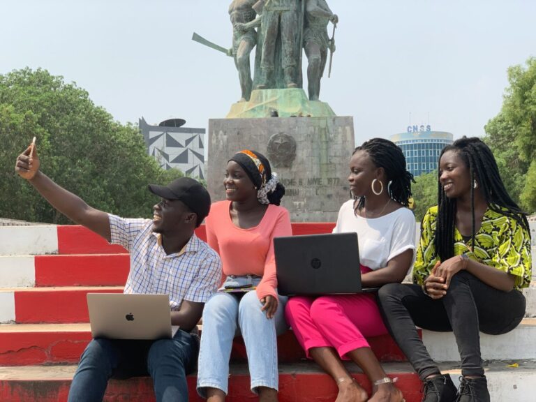 Selfless leadership in a selfie world