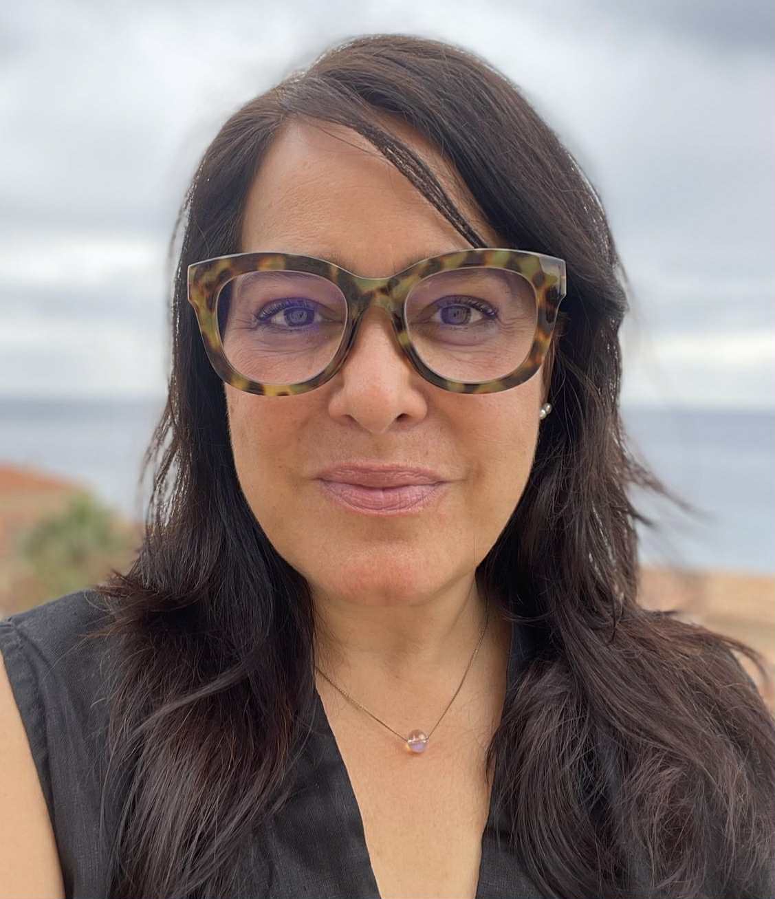 Author Clara Lozano Alberú to host poetry reading of her book, “Dea Siria: La dama del mar,” tonight at Centro