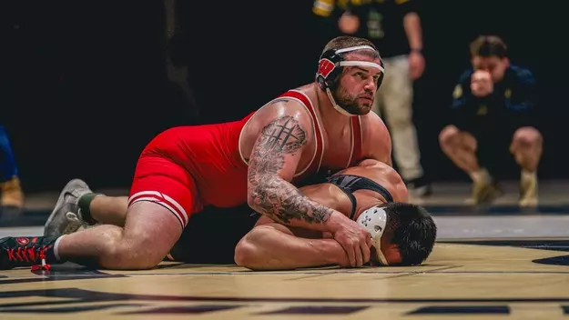 Badger wrestling squad gets first sweep in over 10 years, beating Hofstra 41-0