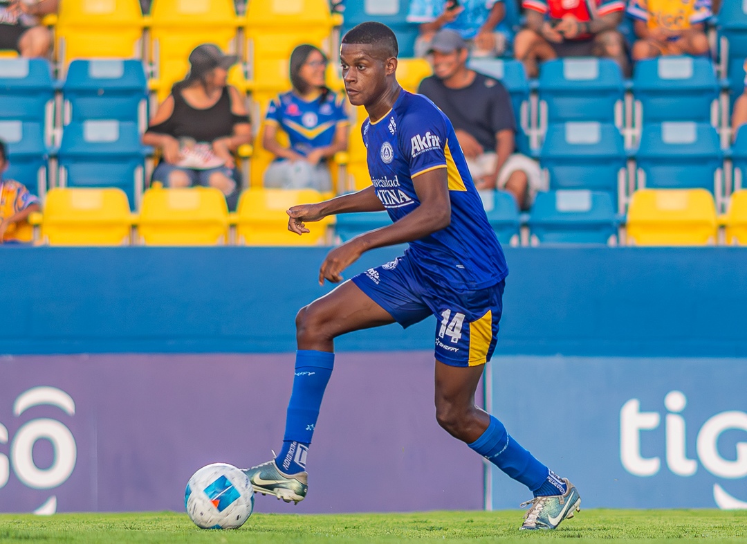 Forward Madison adds midfielder on loan from Panama’s first division