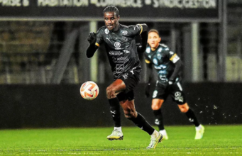Forward Madison signs French striker Claudel N’goubou
