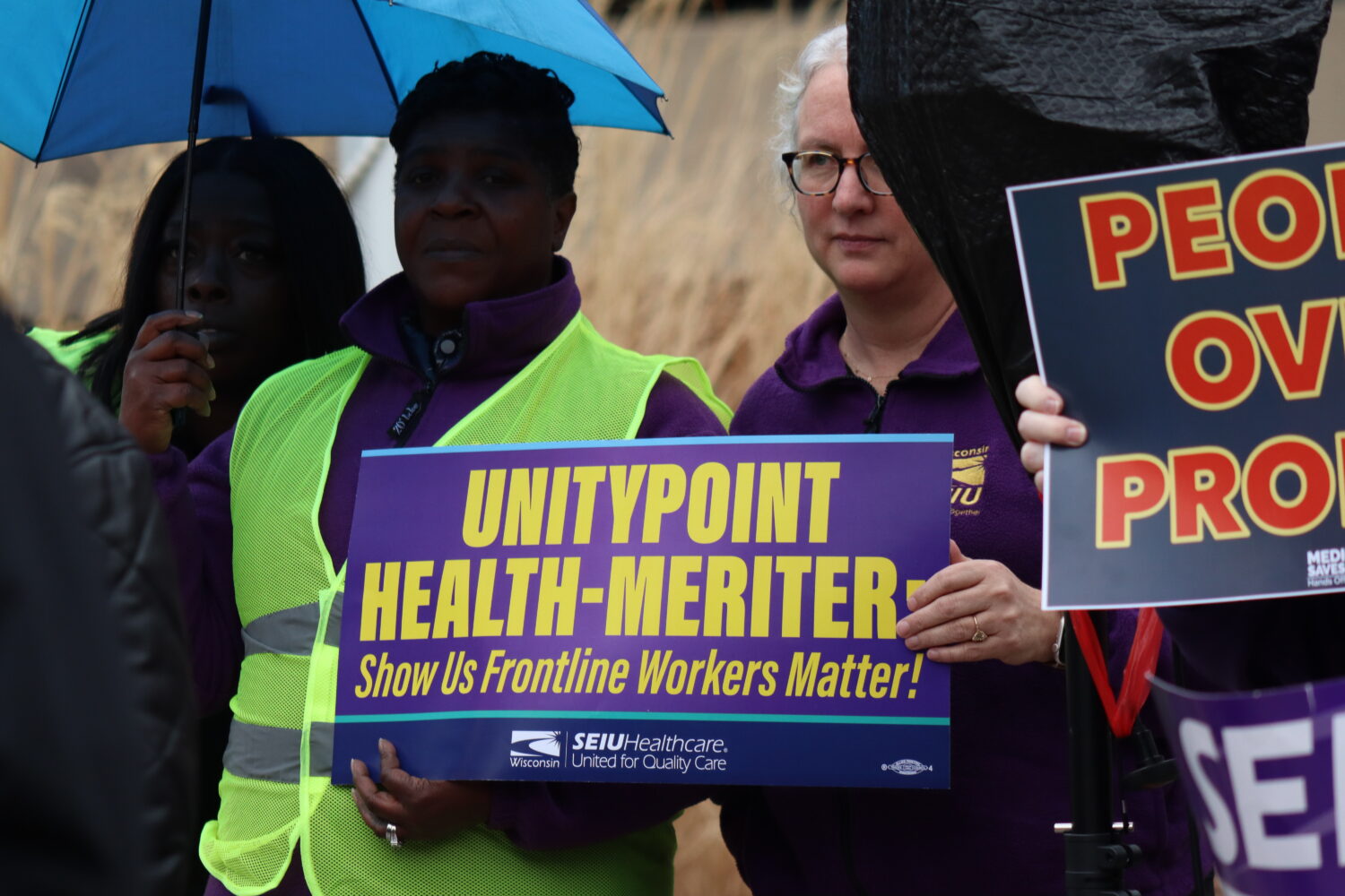 Negotiations stall between Unity Point-Meriter Hospital and its service and support staff