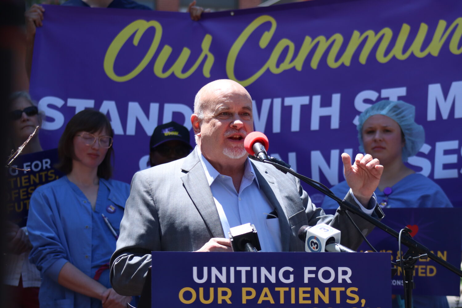 Nurses at SSM Health St. Mary’s Hospital host rally for right to unionize