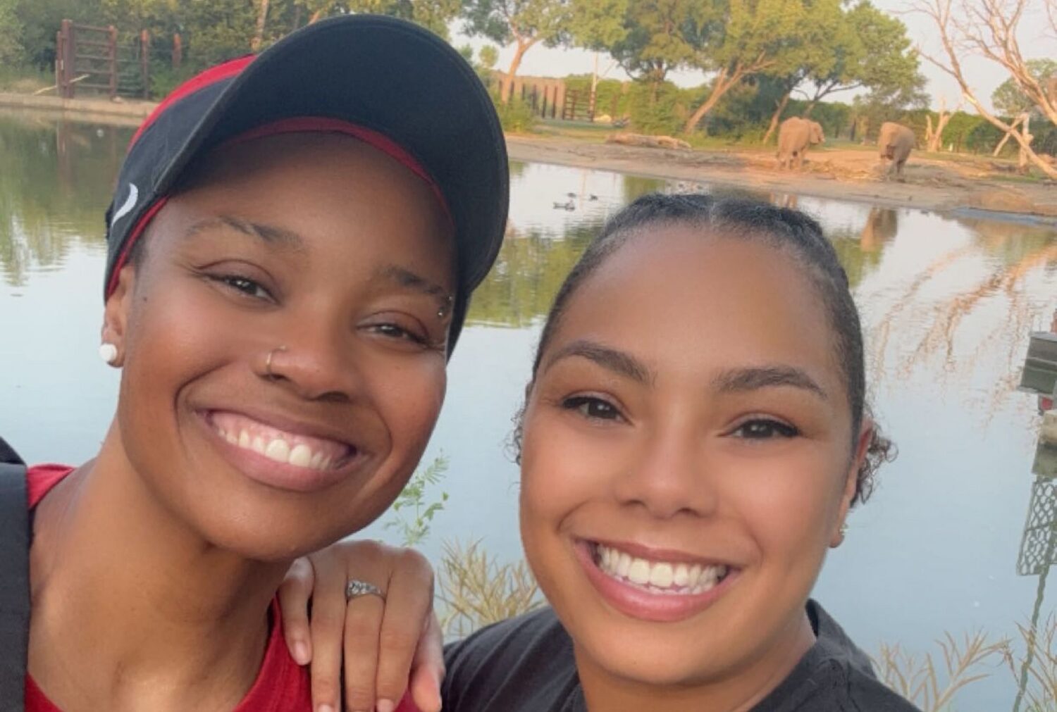 She was flying across the country for a blind date. But she fell for her flight attendant