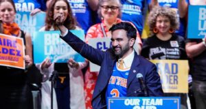 Zohran Mamdani sharply criticizes Democratic Party as he rallies with progressive challengers