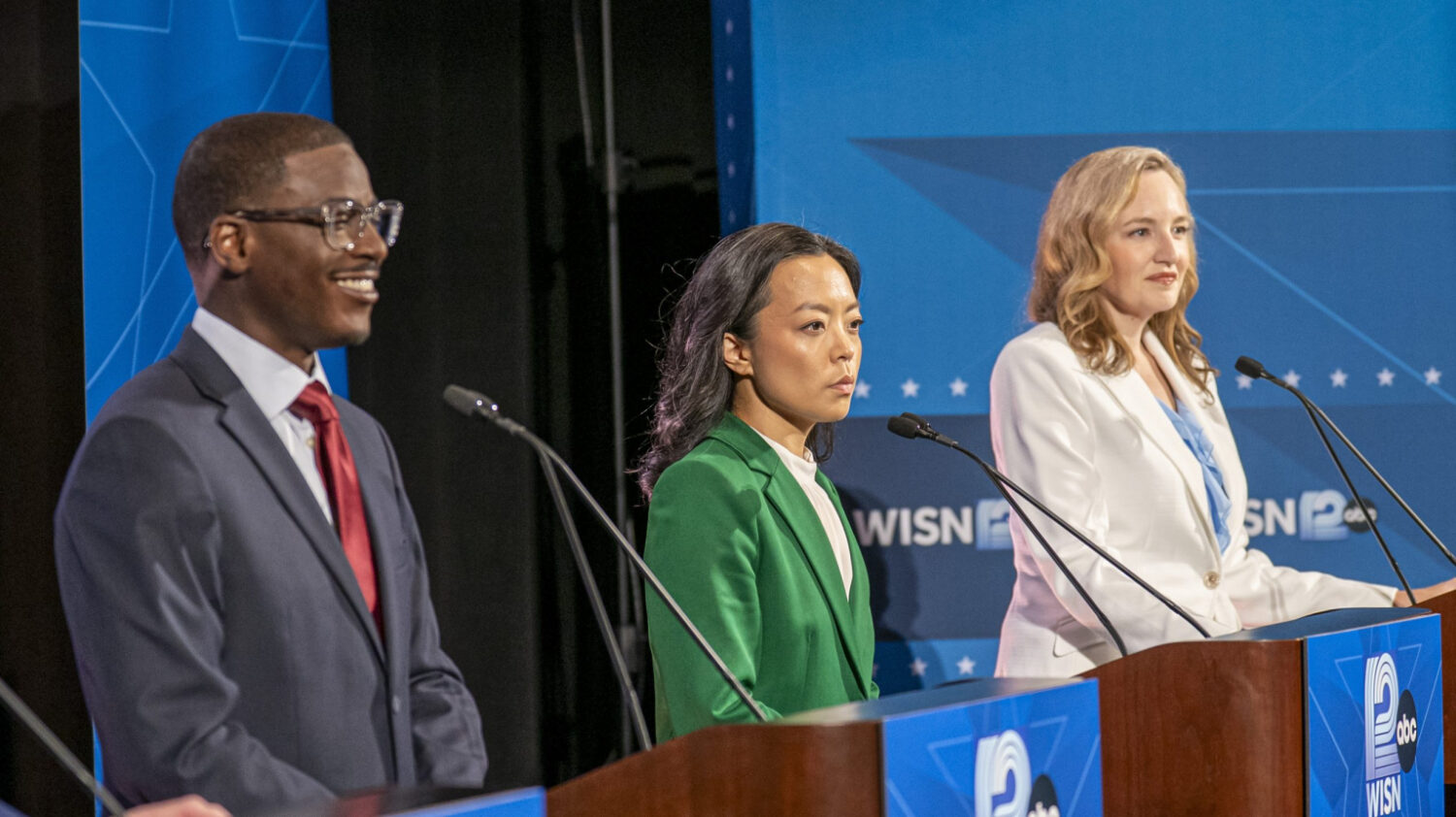 With less than two weeks to go, key indicators point to a Hong-Tiffany matchup for Wisconsin governor