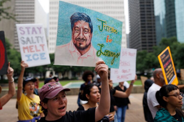 Furious Trump overturns suspension of ICE traffic stops amid MAGA criticism